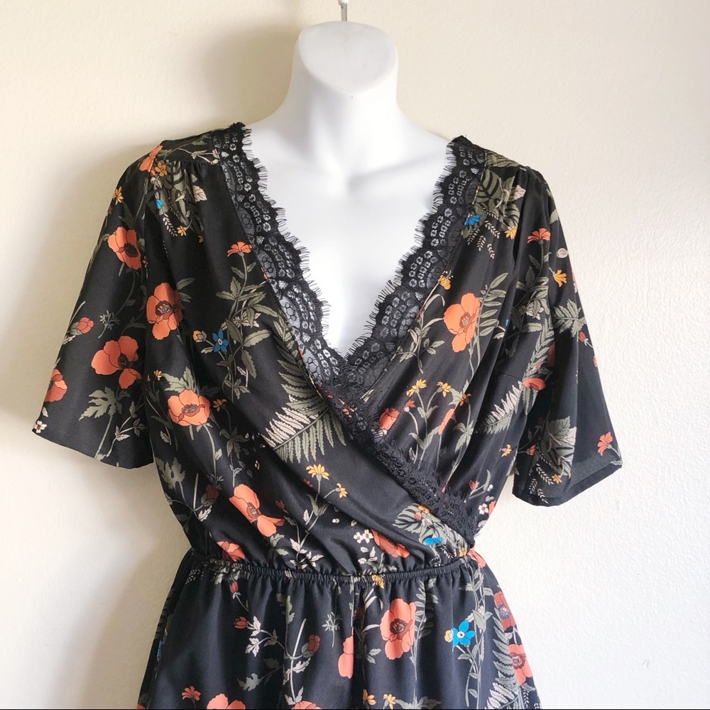 SOLD❤️ Black Boho Floral Romper - Picture 5 of 7